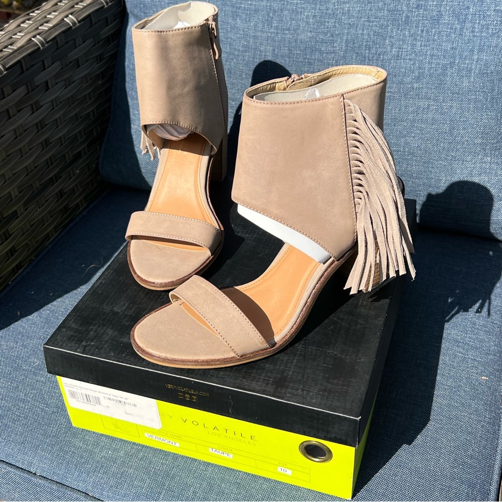 Very Volatile Vermont Taupe Western Suede Fringe Bootie Sandals NEW in Box